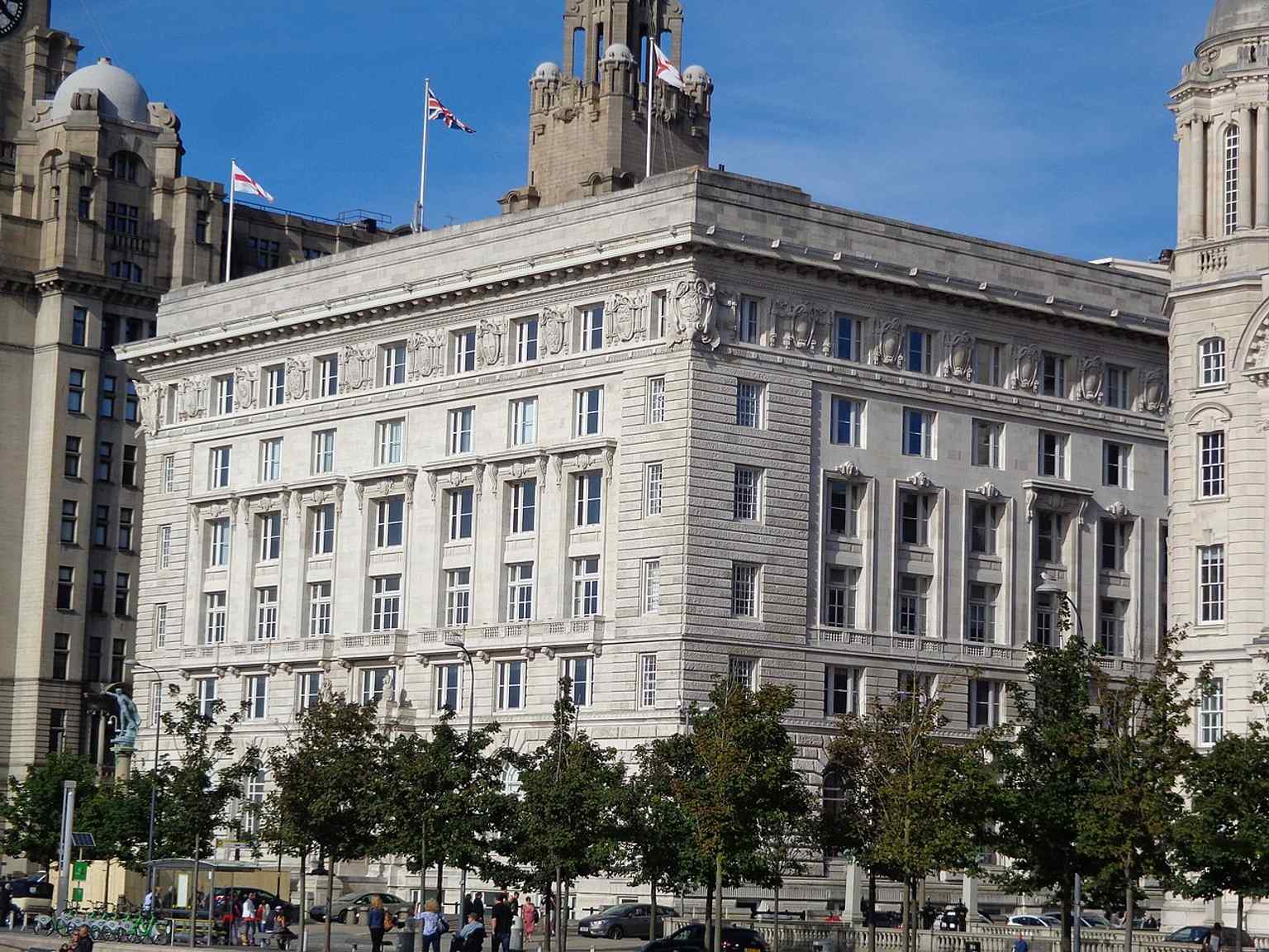 A clear modern exterior view of the Cunard Building, the Italian-palazzo-inspired headquarters built for Cunard between 1914 and 1917.