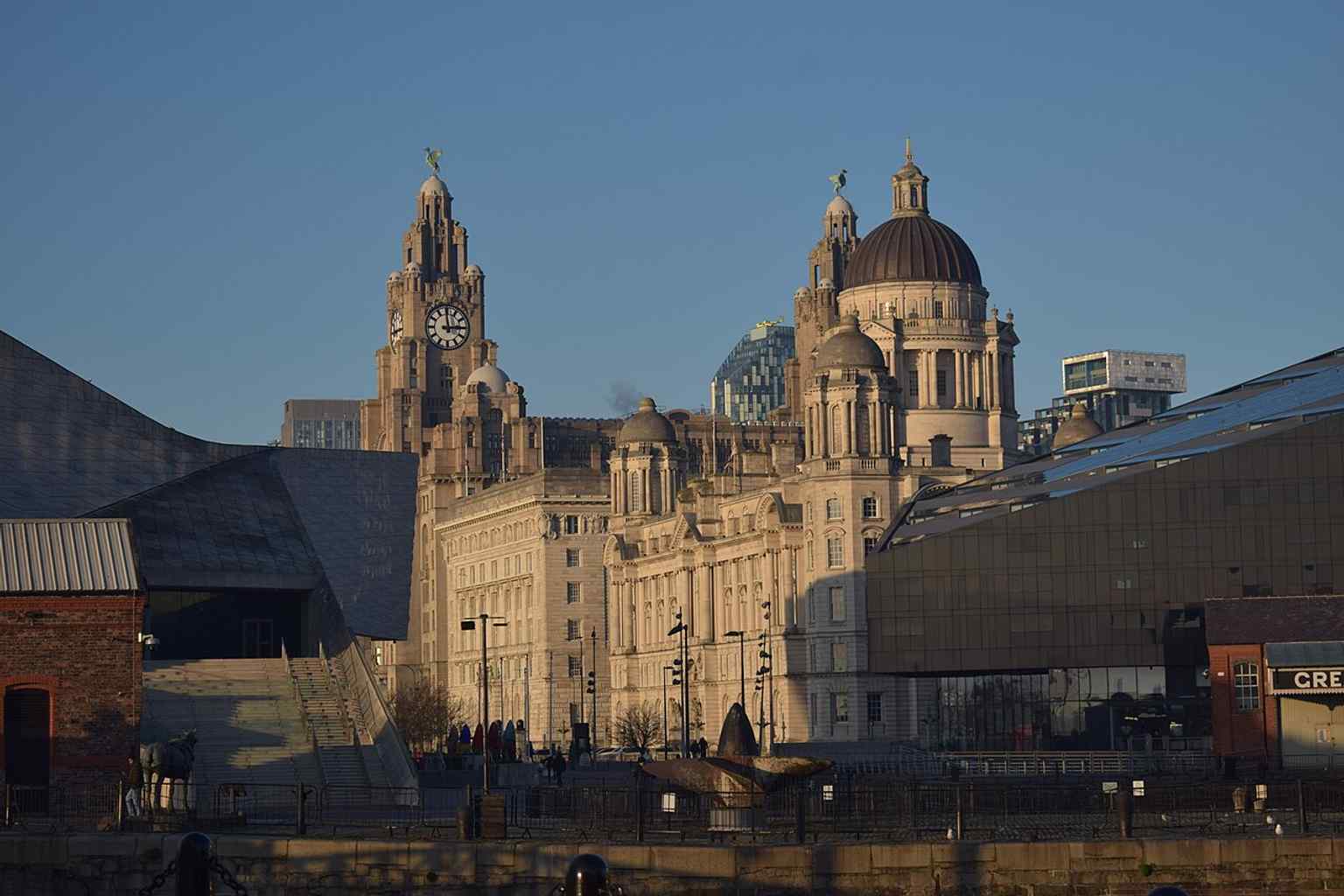 A recent high-resolution street-level photo of the Cunard Building, useful for showing the building’s current condition and stone façade.