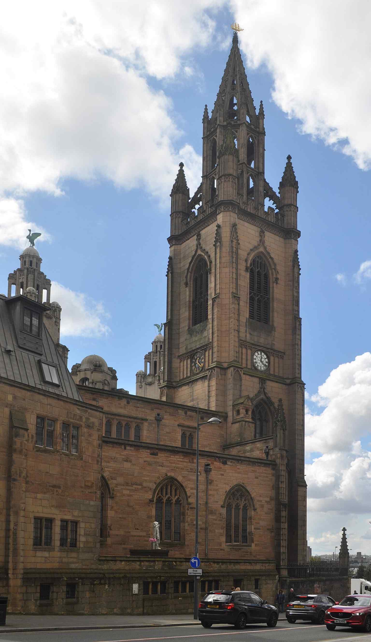 The church’s current exterior, rebuilt after the 1940 Blitz fire that left only the tower standing.