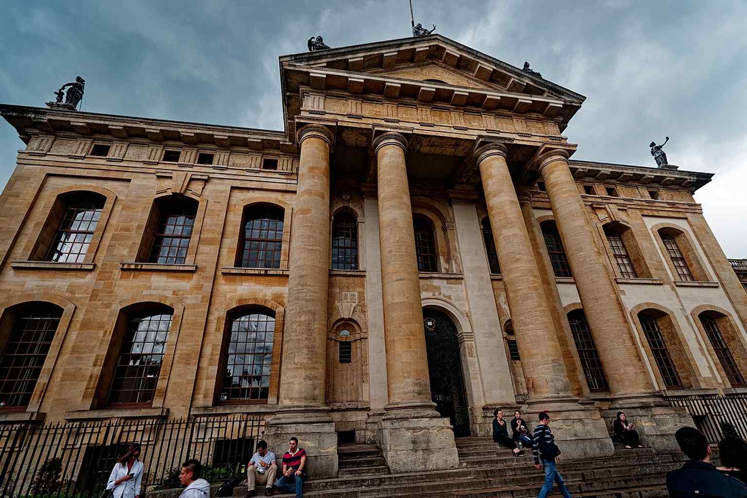 The Clarendon Building on Broad Street, built in the early 18th century for Oxford University Press.
