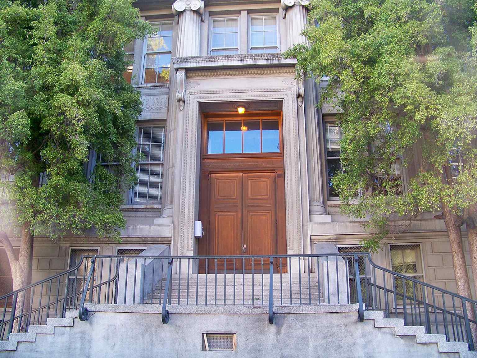 Gilman Hall’s Beaux-Arts front entrance at UC Berkeley, the building where Room 307 became famous for the 1941 plutonium discovery.