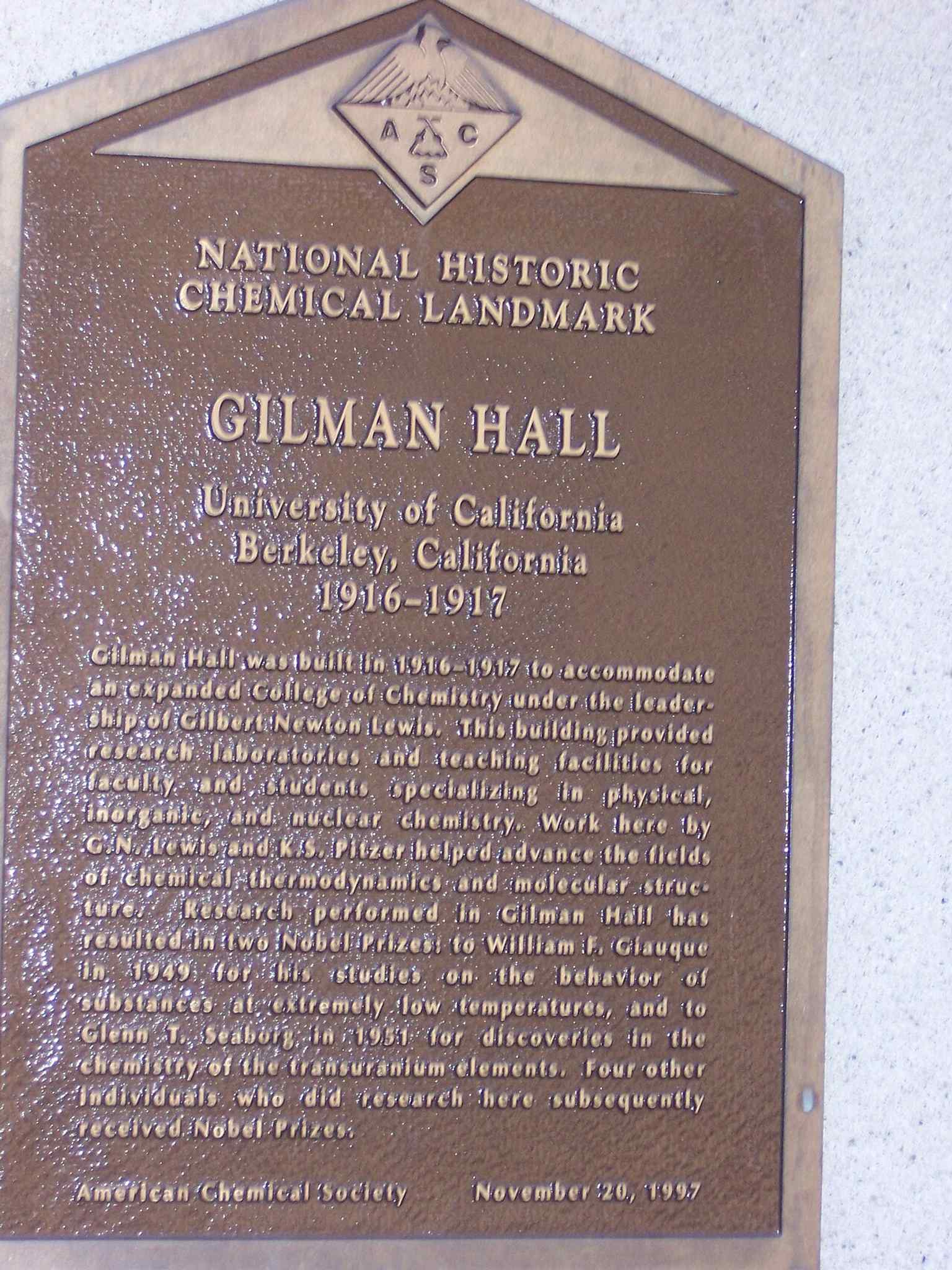 The historic plaque for Gilman Hall, marking Room 307 as the site tied to Berkeley’s plutonium breakthrough and Nobel Prize chemistry.