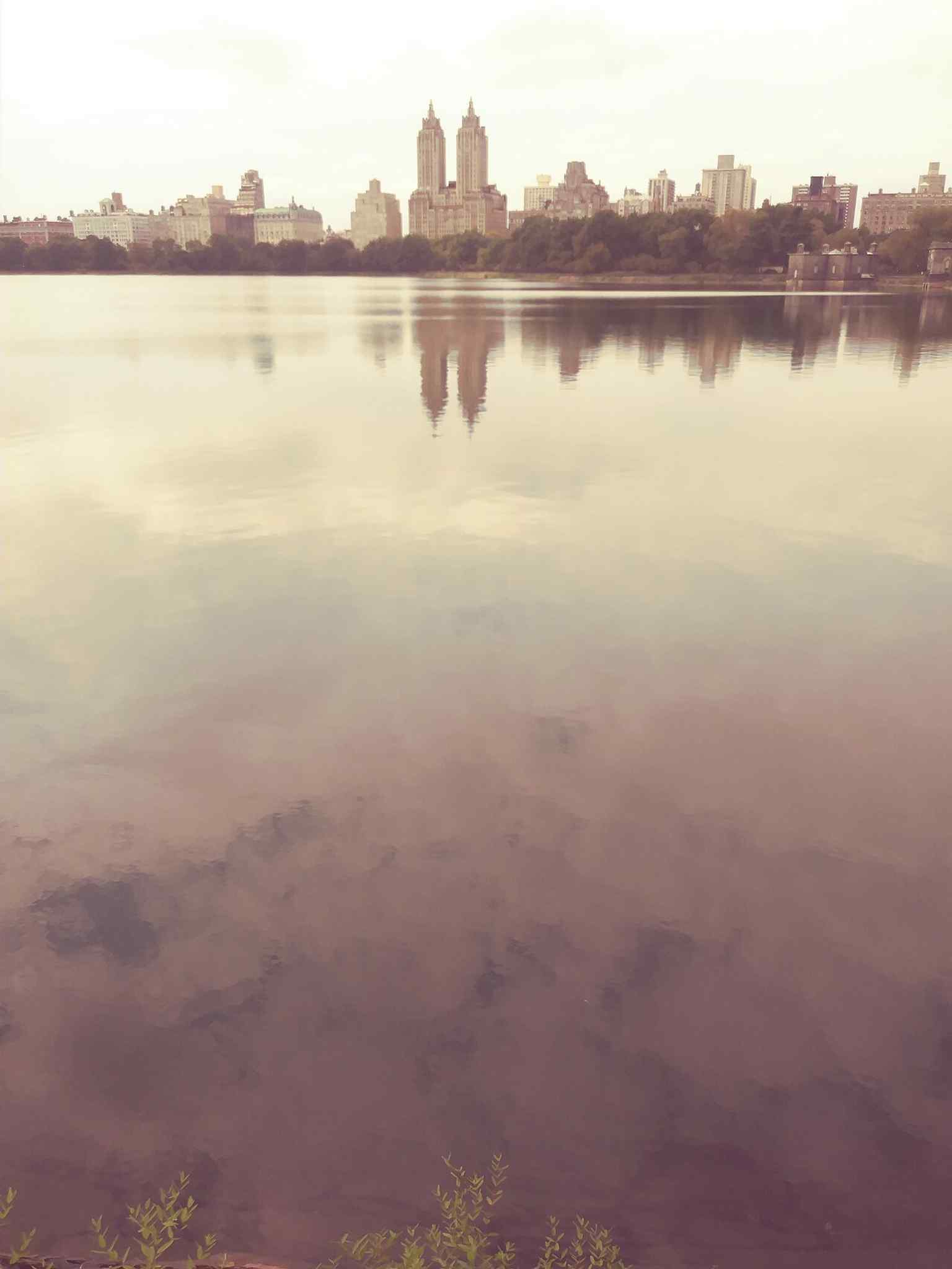 Looking west across the Reservoir, the twin towers of the Eldorado capture the district’s dramatic skyline and Art Deco luxury.