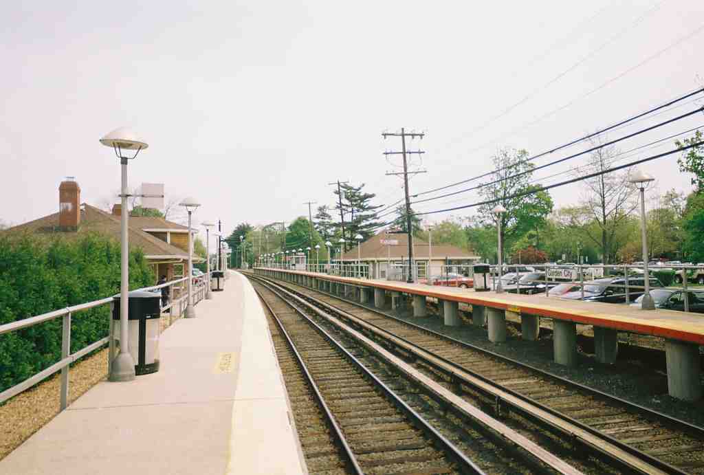 Garden City station