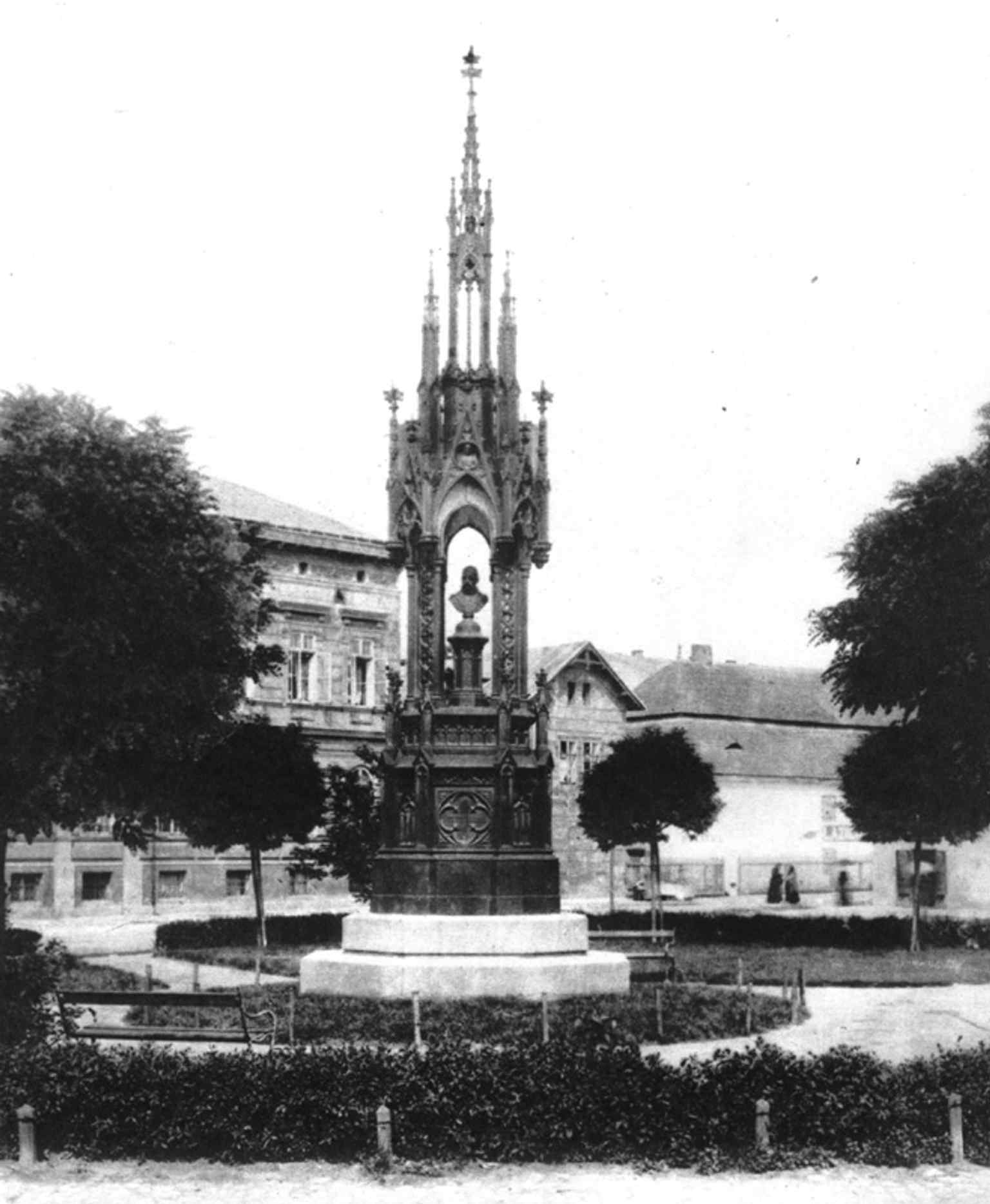 An 1889 view of the original monument before its Kraków unveiling in 1890 — a rare glimpse of the neogothic iron chapel form that critics once called too funerary.
