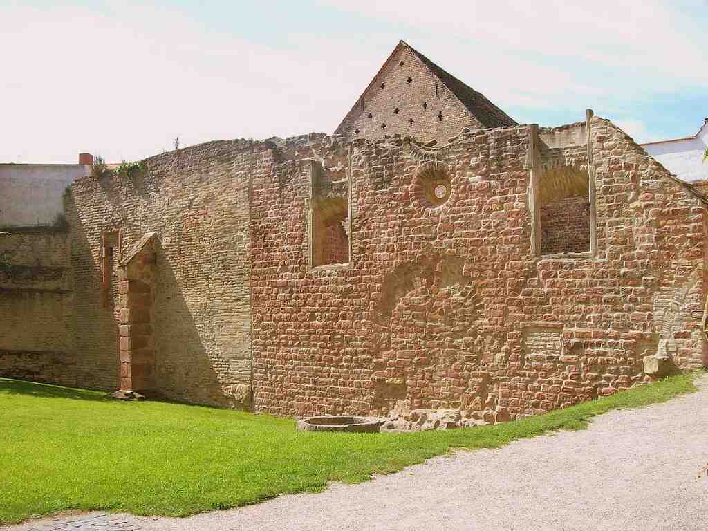 Jewish courtyard