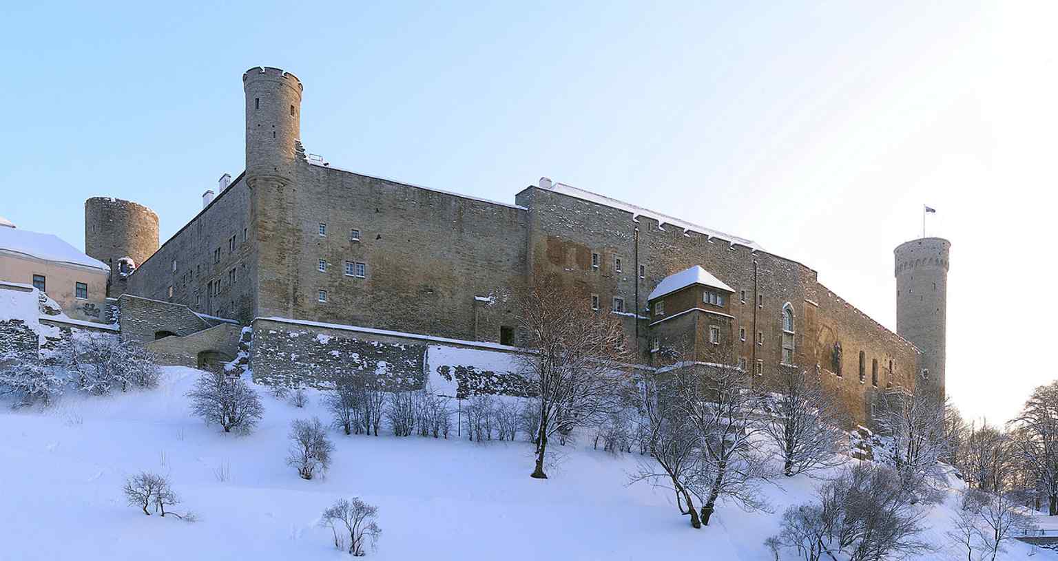 A clean modern exterior of Toompea Castle, showing the preserved fortress that still anchors Tallinn’s political skyline.
