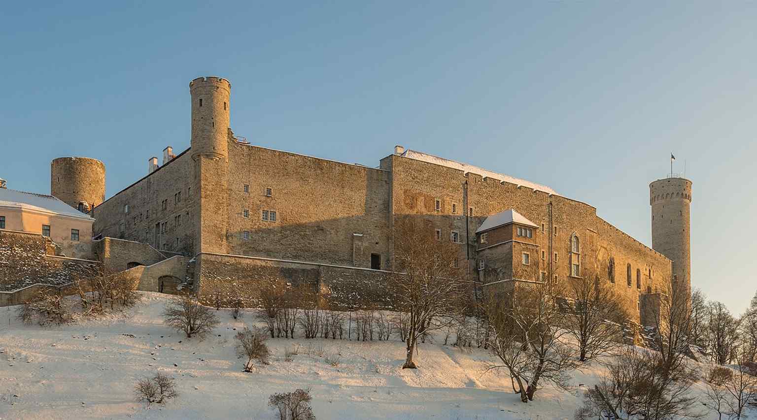 The main castle ensemble in a clear modern view — the seat of power that evolved from a medieval fortress into a government complex.