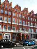 Pont Street