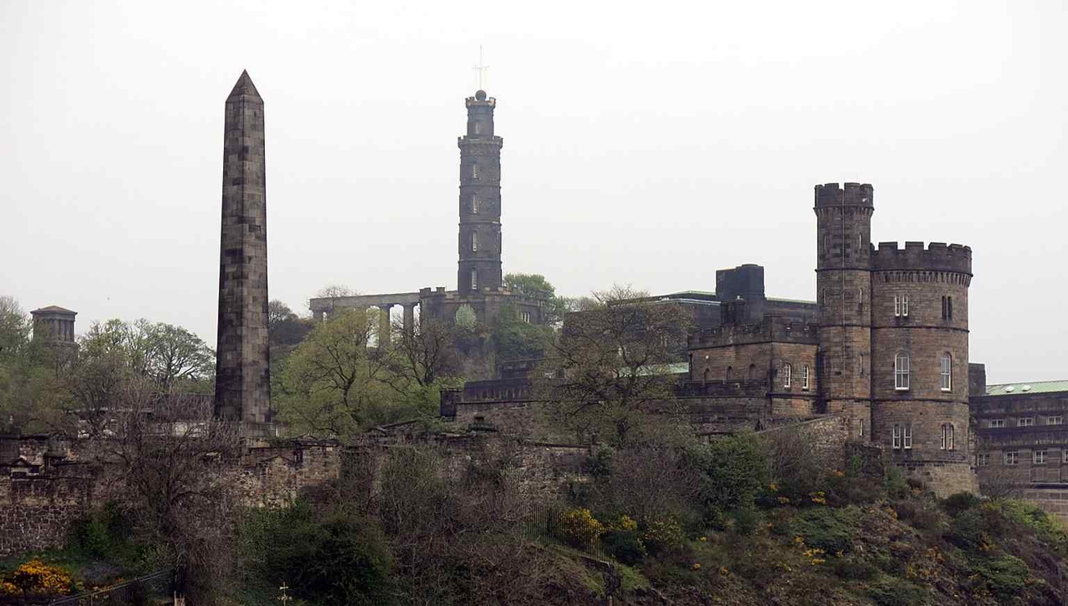 The hill’s commemorative setting, with the Governor’s House and Martyrs’ Monument near Nelson’s tower, reflecting the site’s layered history.