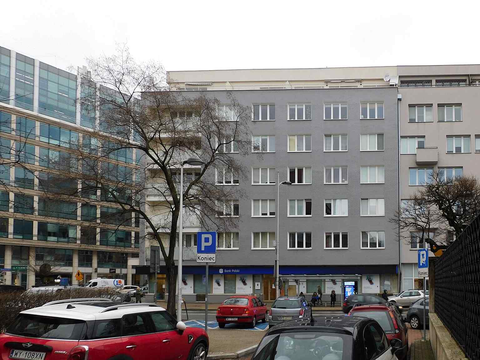 A contemporary view of Piękna Street near the Mokotowska stop, showing the modern city street that once carried tram and trolleybus traffic through Warsaw’s historic center.