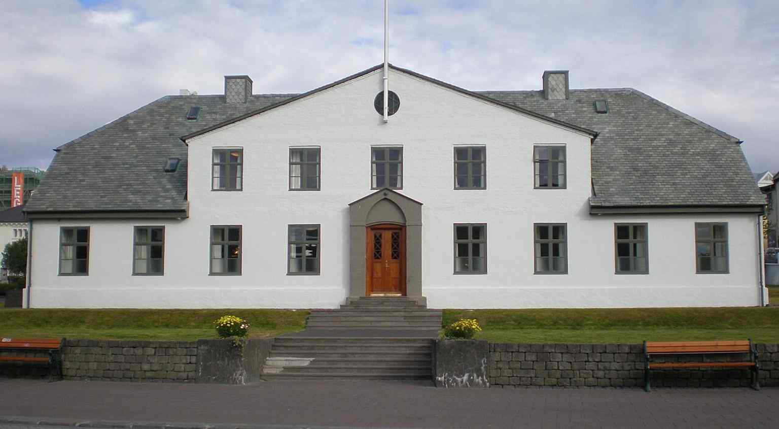 Stjórnarráðshúsið, the Government House in Reykjavík, was once Iceland’s first stone building and originally served as a prison before becoming the Cabinet’s home.