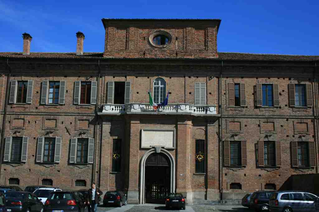 Cairoli College