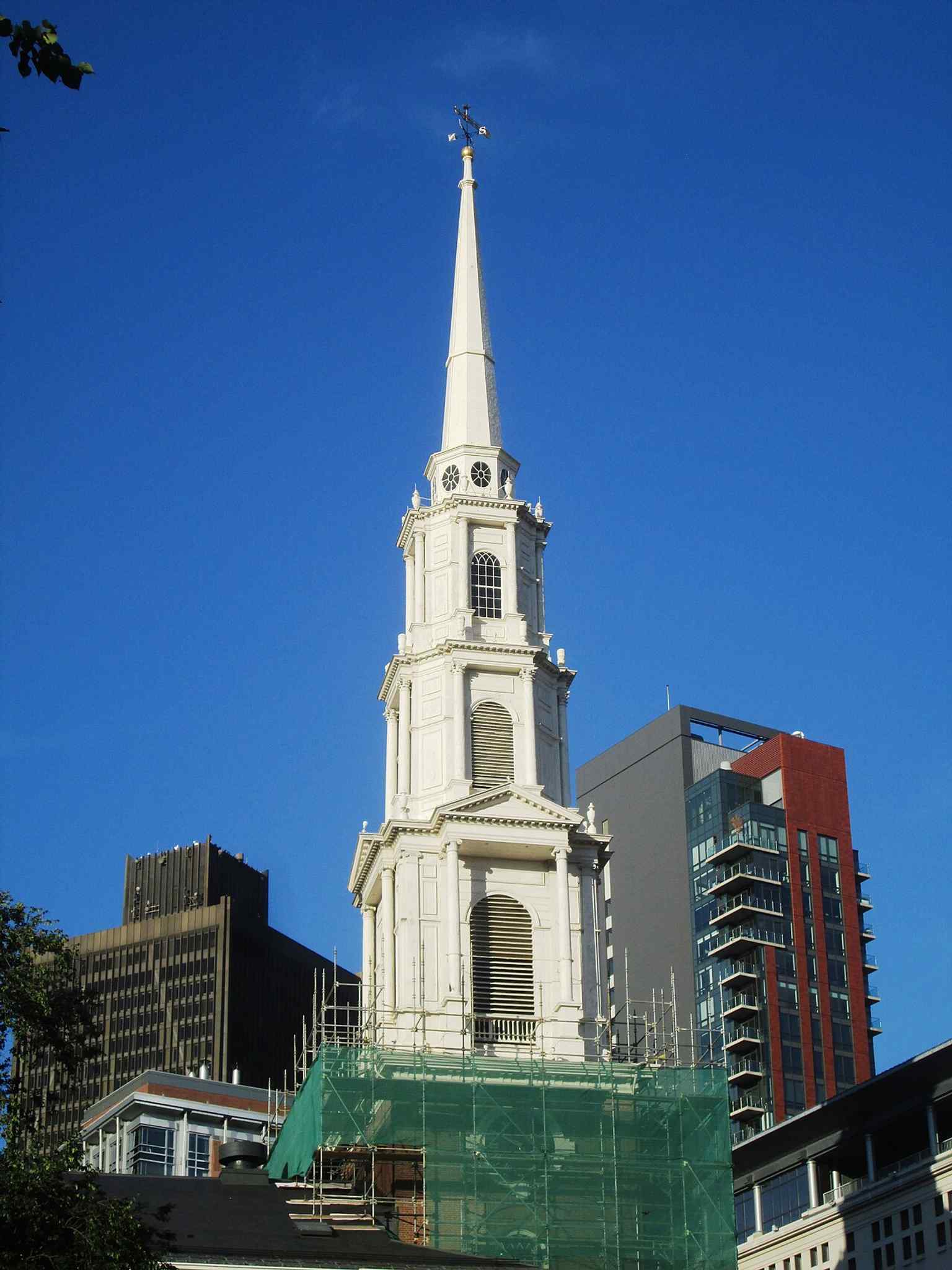 The steeple rising above Boston Common in 2017—an enduring landmark that once made Park Street Church the tallest building in the United States.