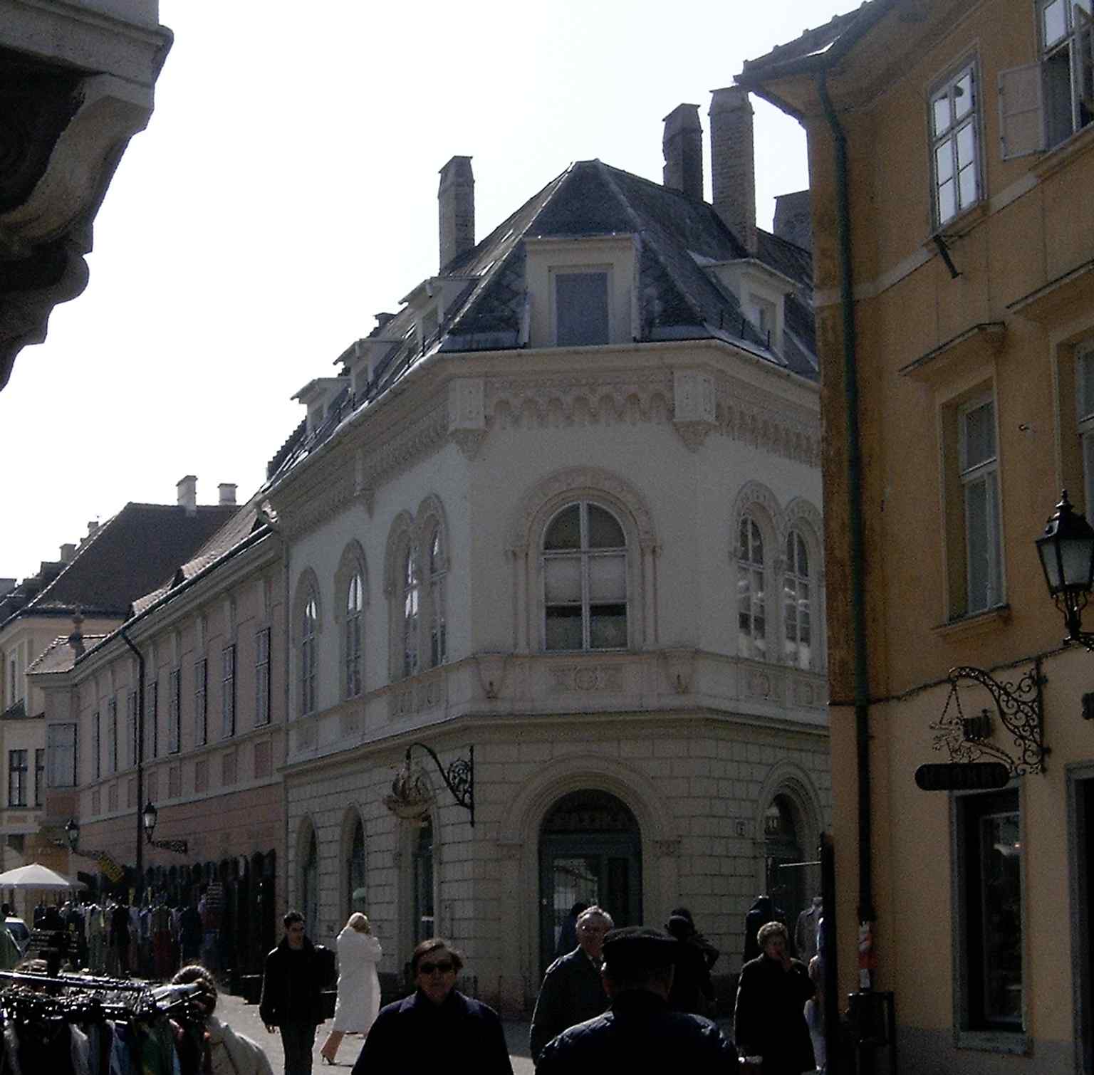 The Aranyhajó Pharmacy building on Jedlik Ányos utca 16, with its ship sign, is one of the street’s notable landmarks.