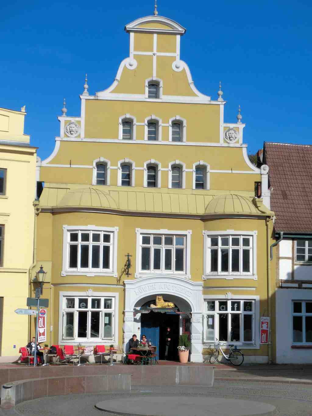 Old Lionapotheke