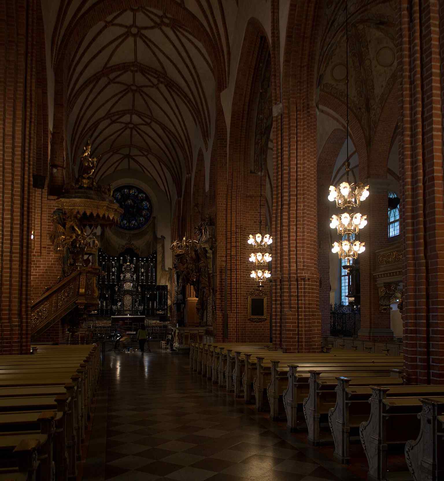 A chandelier suspended in Storkyrkan’s nave — one of the decorative interior elements that gives the church its ceremonial atmosphere.