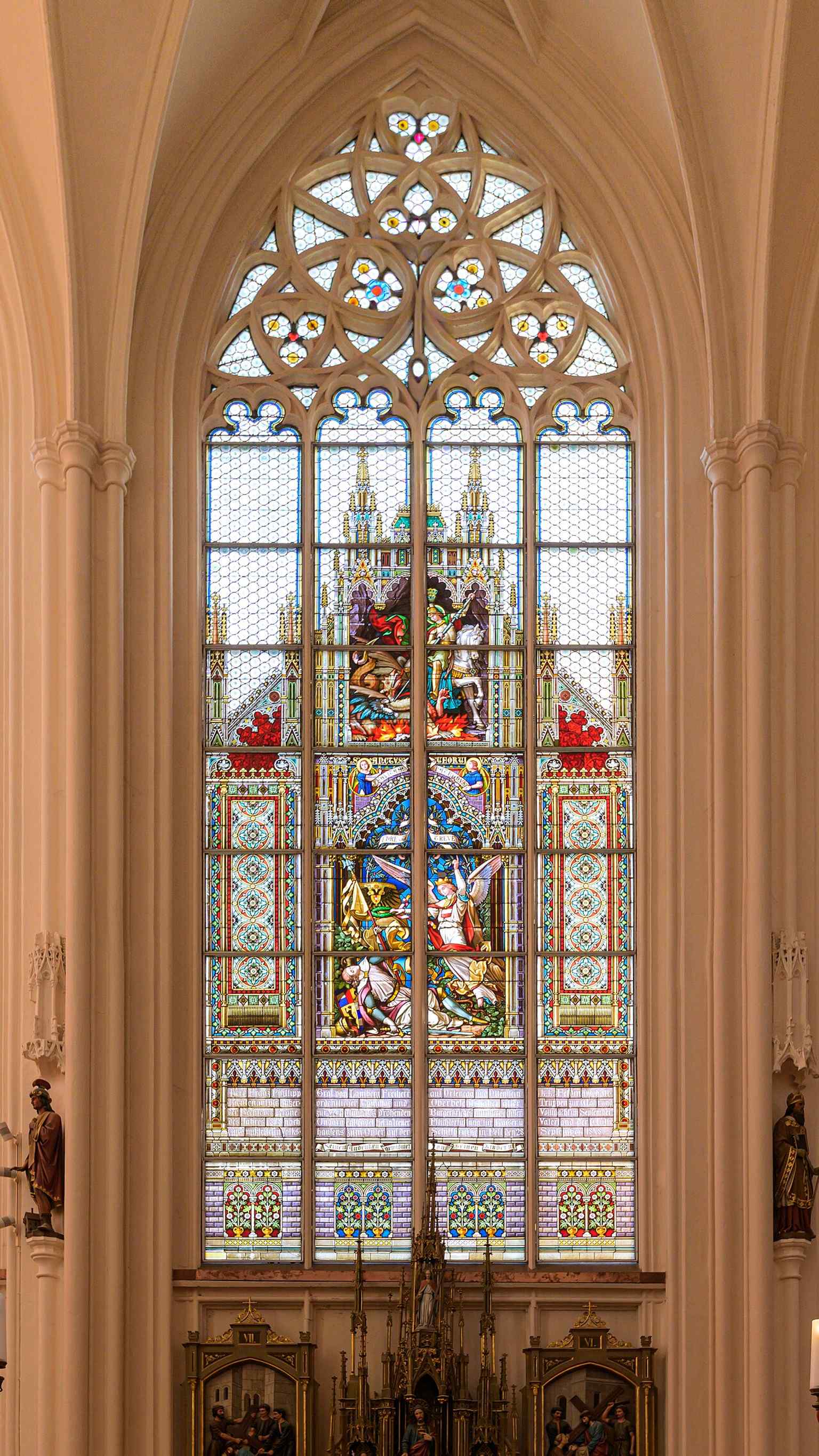 During restoration, scaffolding exposed the nave and choir structure—useful for telling the story of the church’s long conservation history.