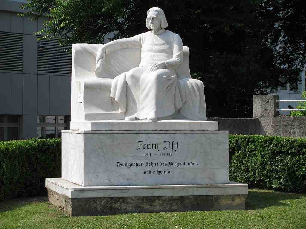 Liszt Monument