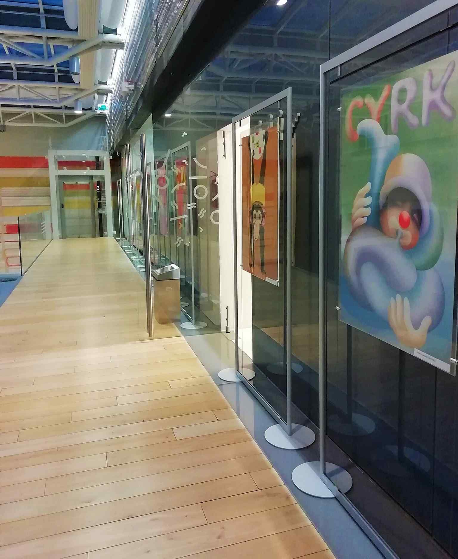 The art reading room at Koszykowa, part of the library’s modern expansion that keeps Warsaw’s main public library active for readers and researchers.