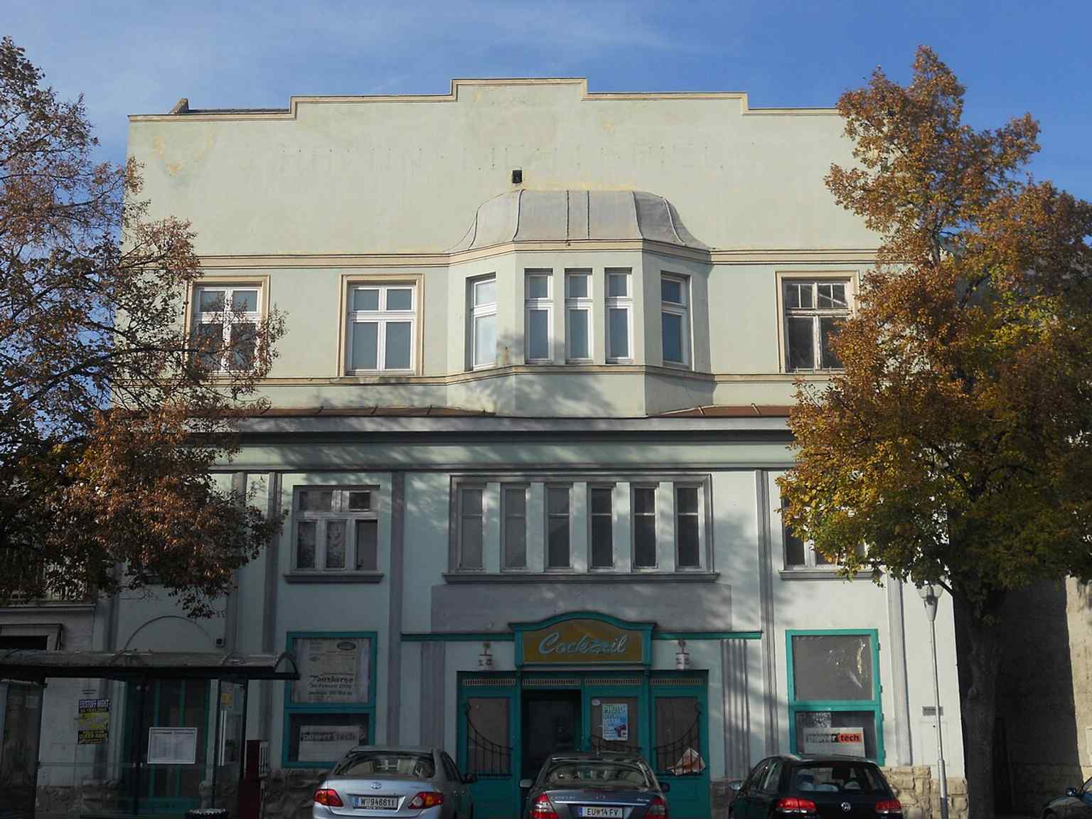 The former Haydn Cinema on Kalvarienbergplatz, a protected building in Eisenstadt that was purpose-built in 1924 as a theatre-like movie house.