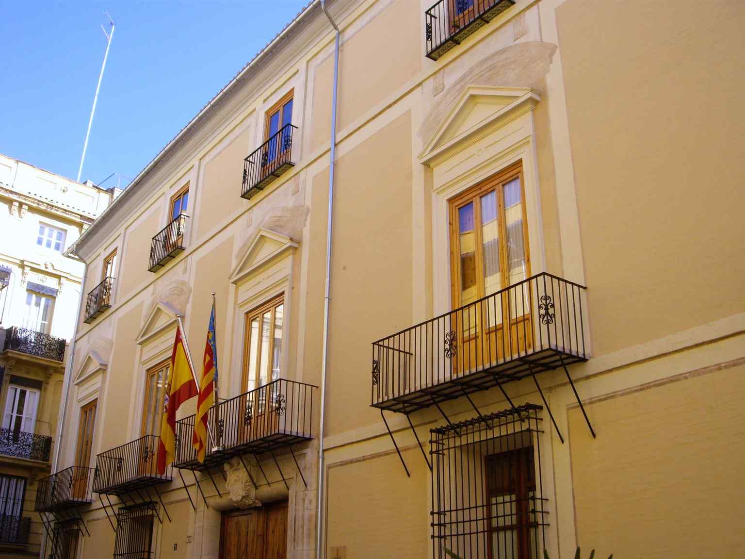 Palau dels Català de Valeriola, façana