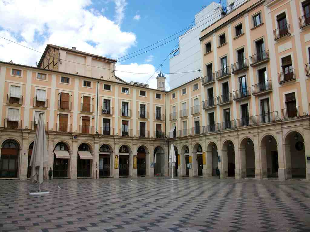 Dins Square