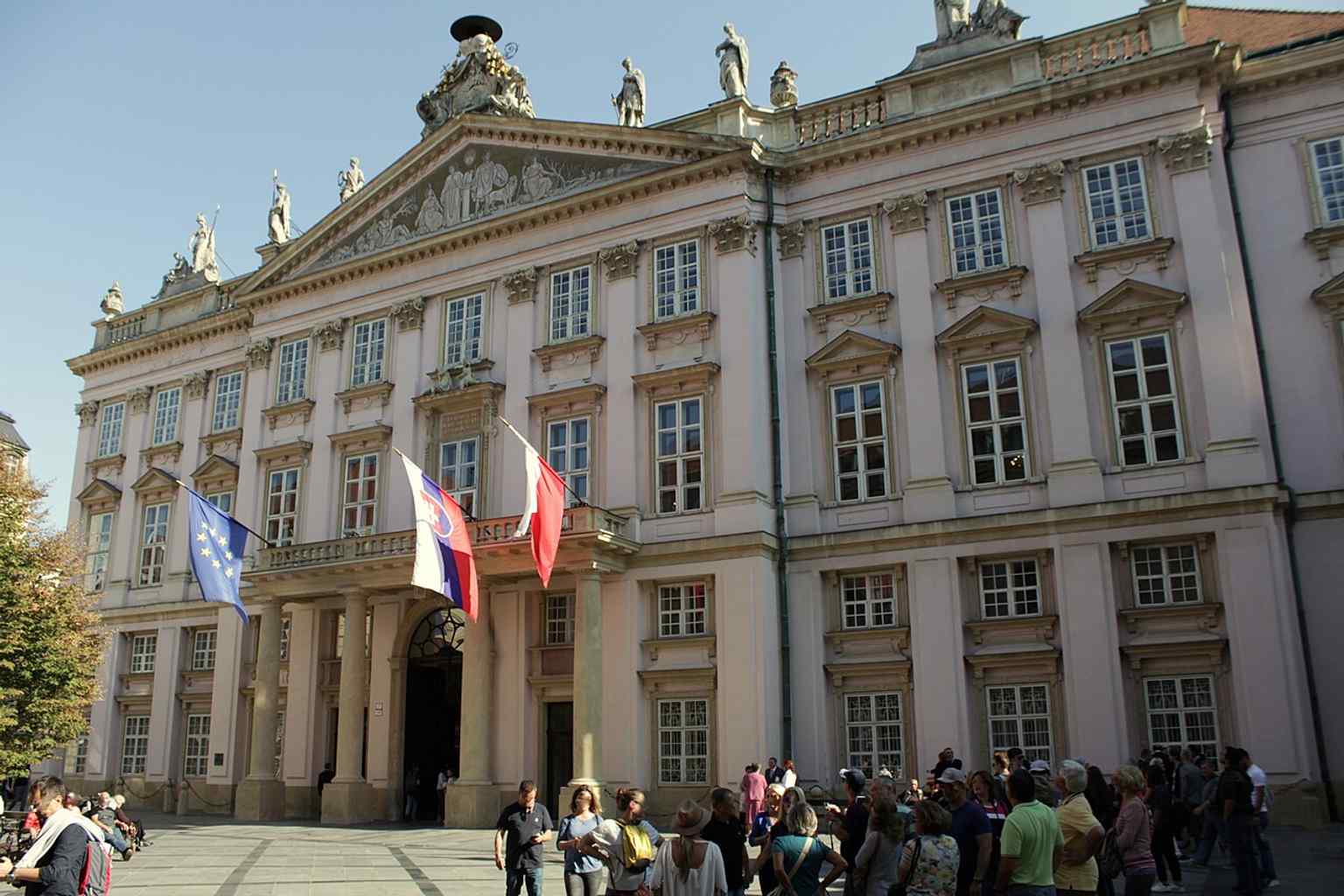 Another strong full-building view, useful for showing the palace’s symmetrical classicist massing and its place in the historic center.