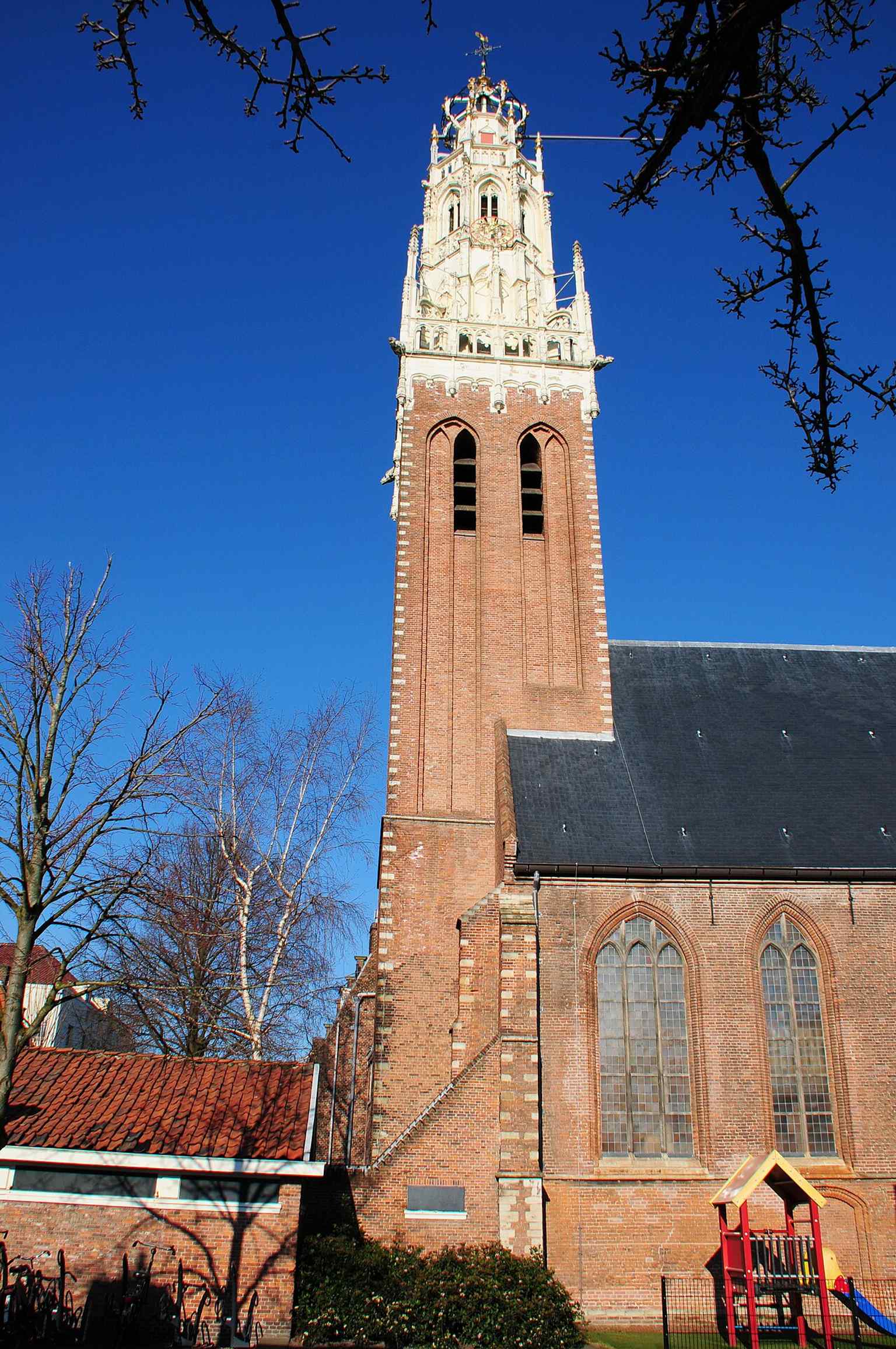 The white tower of Bakenesserkerk stands out against Haarlem’s skyline — its twin-like resemblance to the Grote Kerk tower is what made the church so famous.