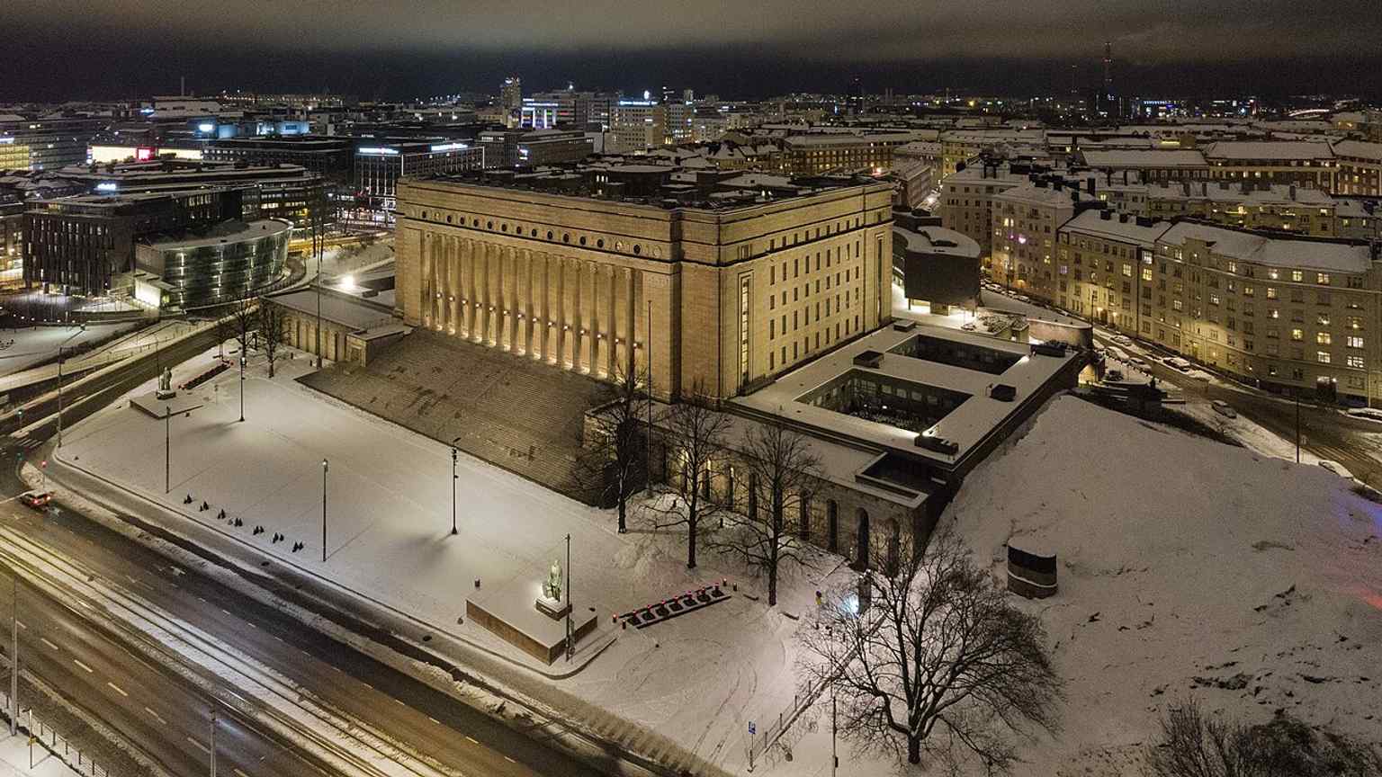 Nighttime lighting gives a more recent historical mood, showing how the parliament continues to stand out as a symbol of state authority.