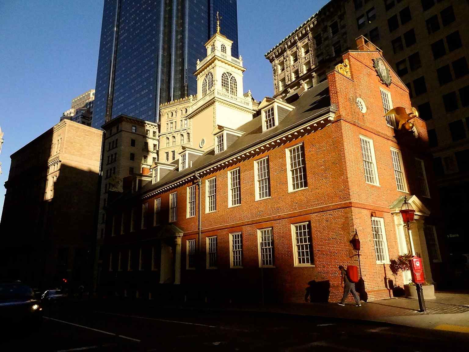 A classic full view of Boston’s oldest surviving public building, showing the Old State House as it stands amid the modern downtown skyline.