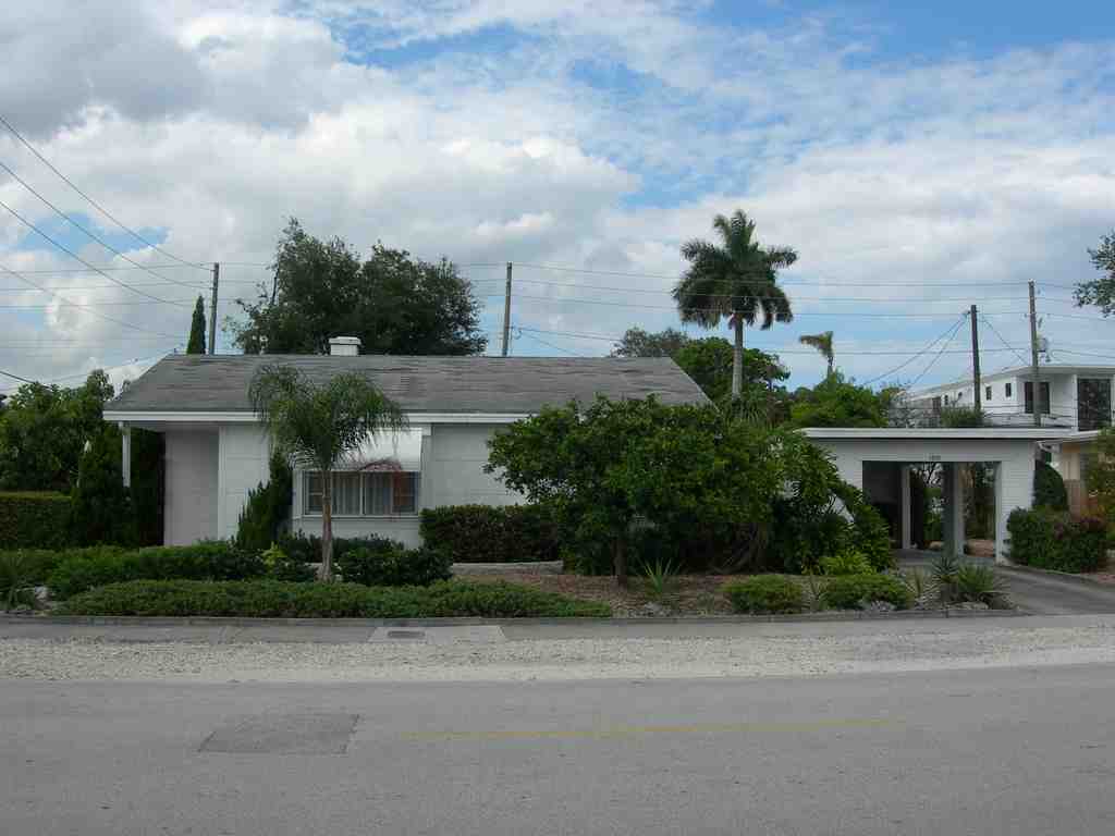 Alfred and Olive Thorpe Lustron House