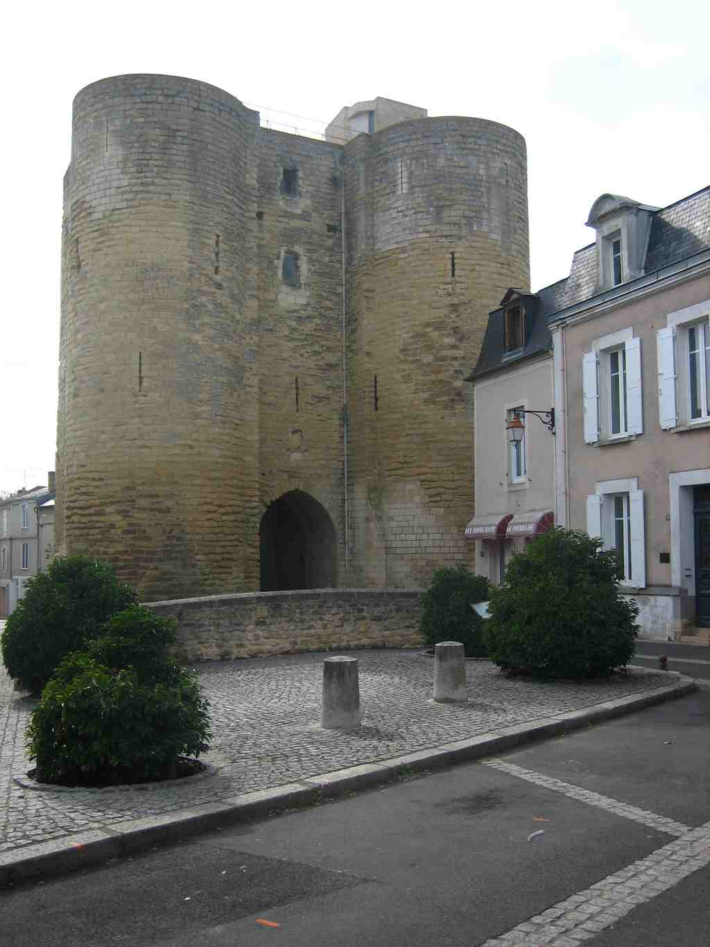Tour wearer at the Prévost