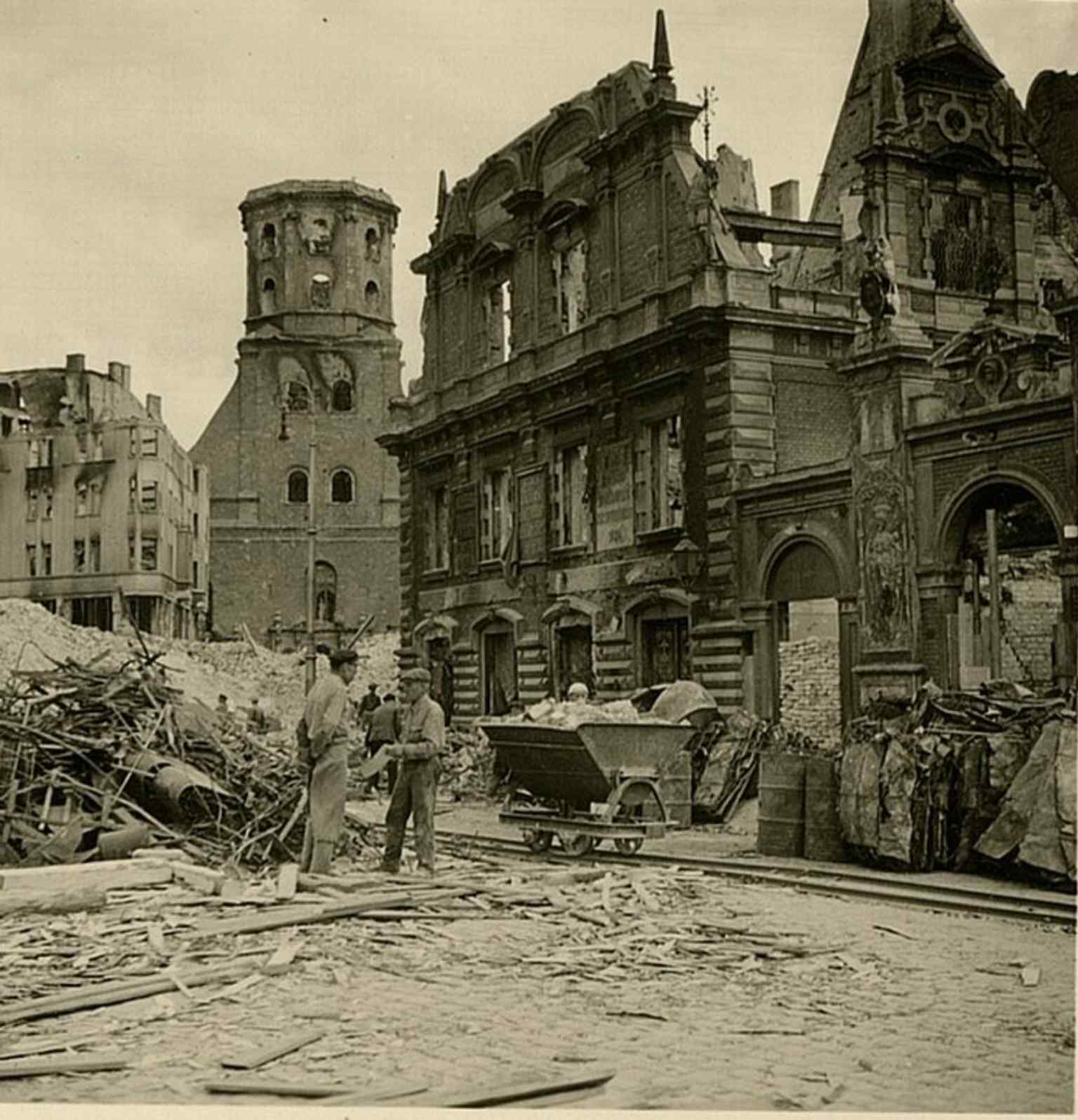 War damage in the Old Town during World War II, including St. Peter’s Church after the fires and shelling that destroyed its roof and spire.