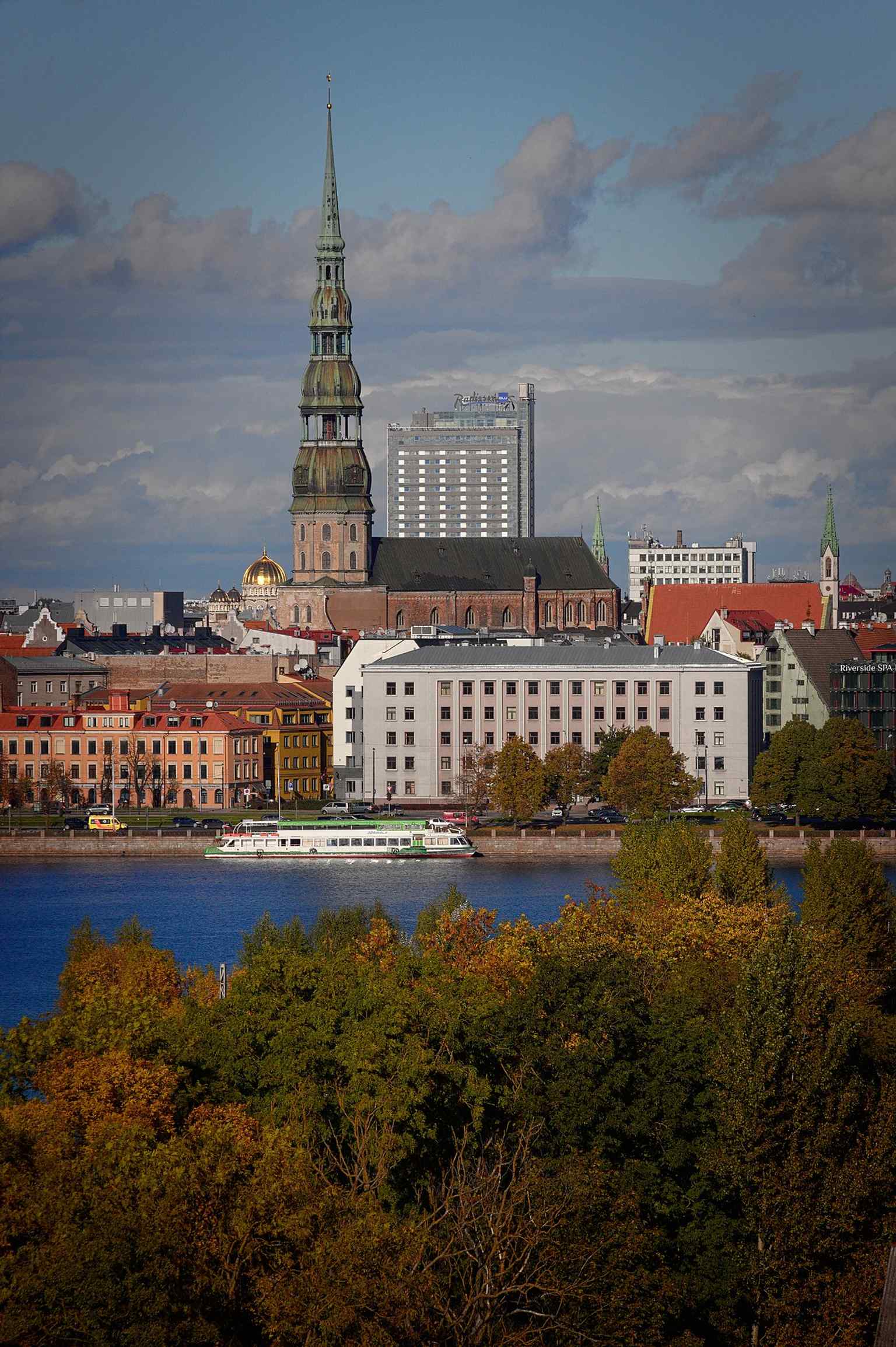 A clear modern exterior view of St. Peter’s Church, with the famous spire that makes it one of Riga’s most recognizable symbols.