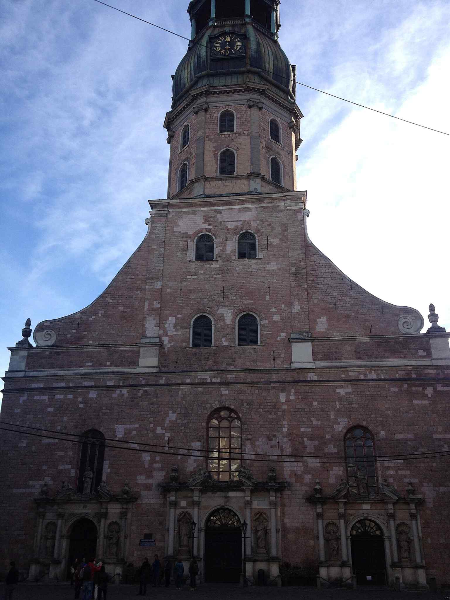 Another detail view of the spire’s weathercock, echoing the church’s long role as a landmark for sailors and traders.