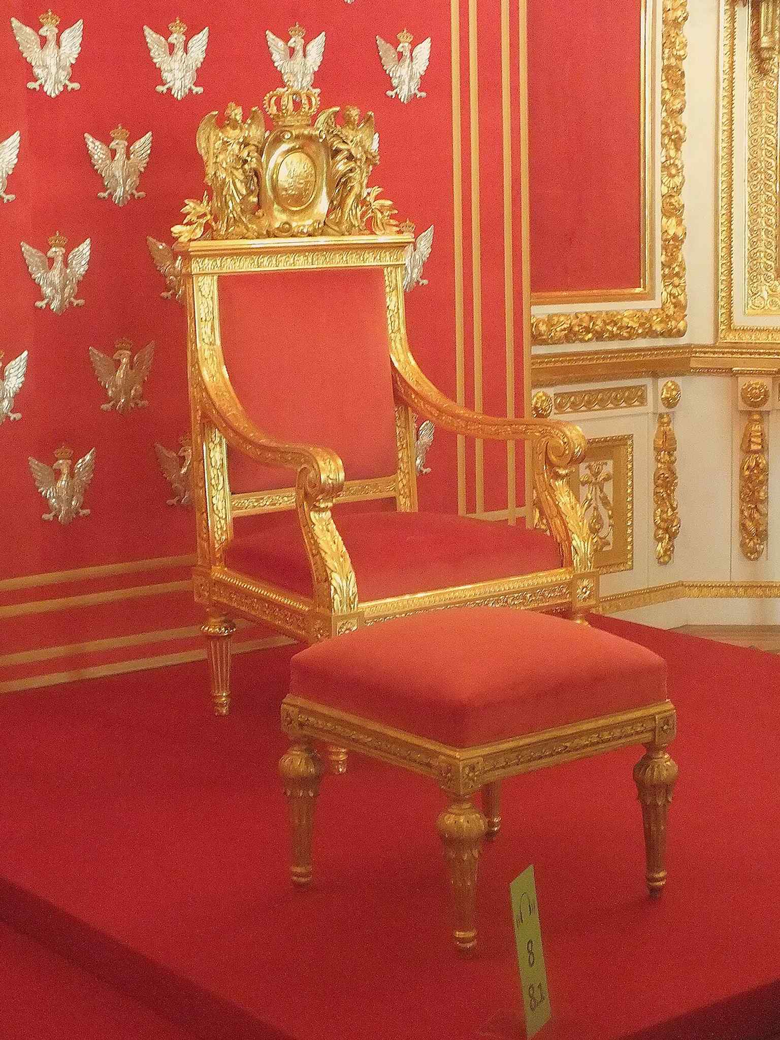 A close look at the throne itself — the kind of symbolic centerpiece that anchored the castle’s ceremonial role.
