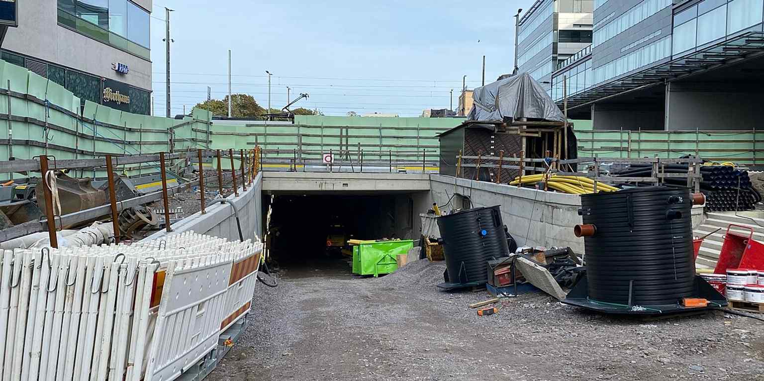 Western entrance under construction in September 2023, when the tunnel was still being built beneath Helsinki Central Station.