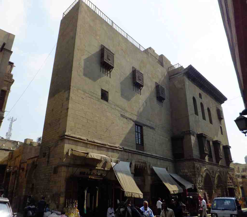 Beshtak Palace
