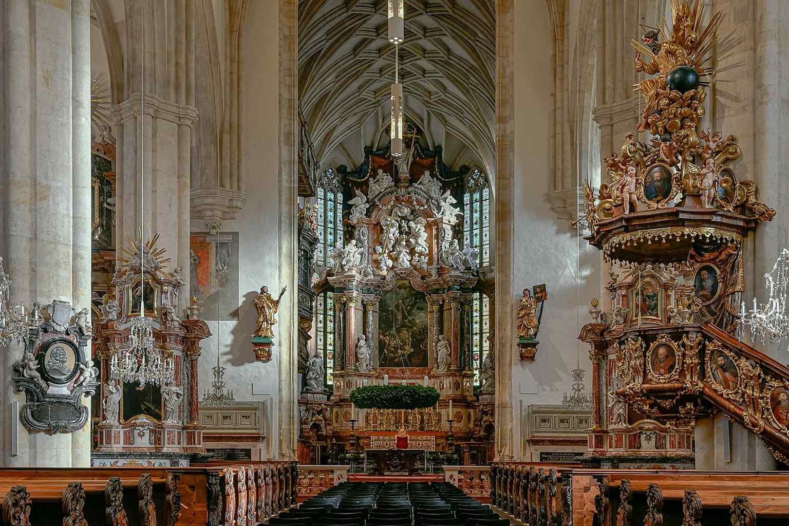 The baroque high altar, built in 1730–1733, with Saint Aegidius in the center and Mary’s coronation above.