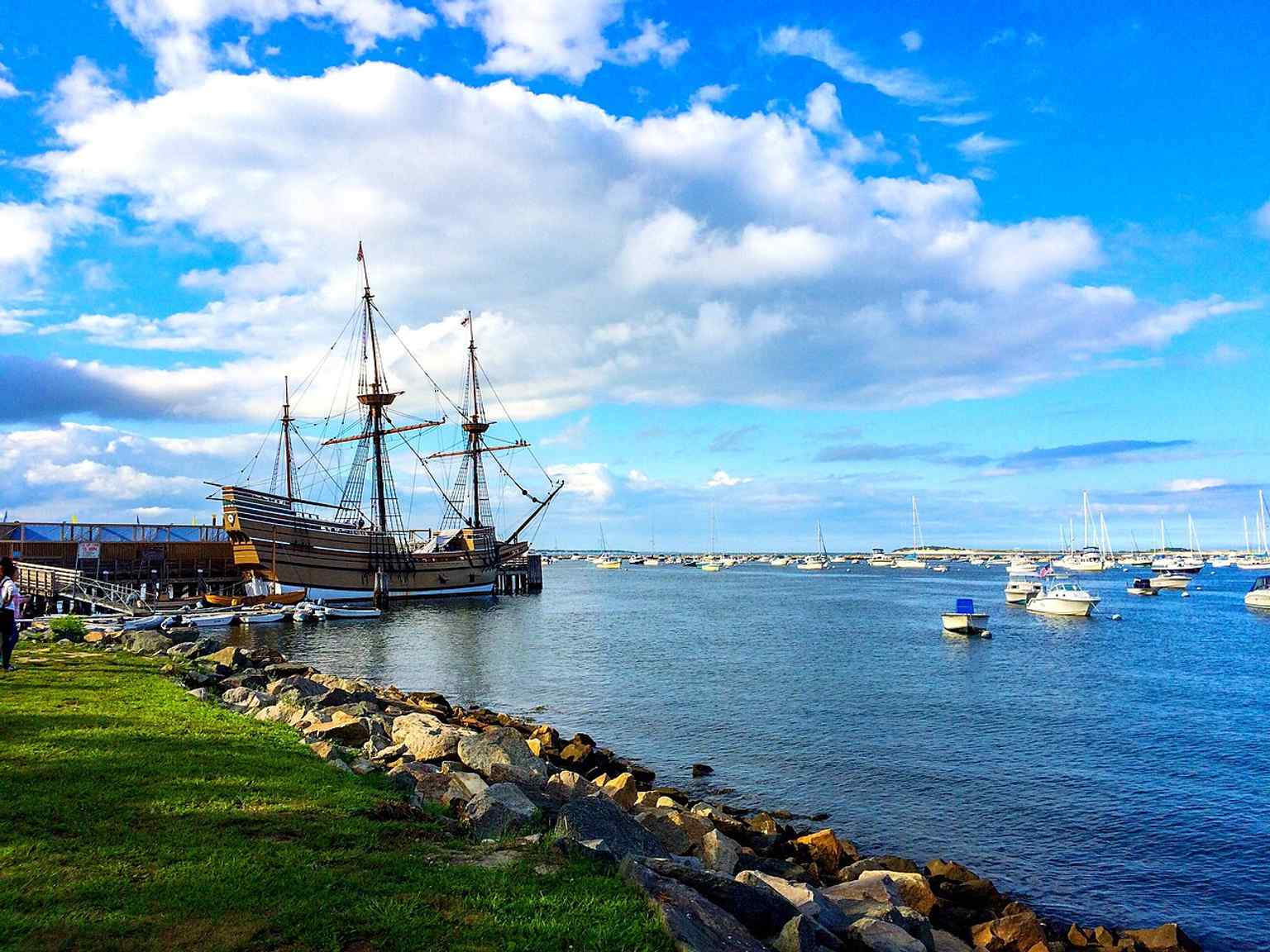 The Mayflower II replica, docked near the Plymouth Village Historic District, symbolizing the Pilgrims' landing in 1620 near Plymouth Rock.