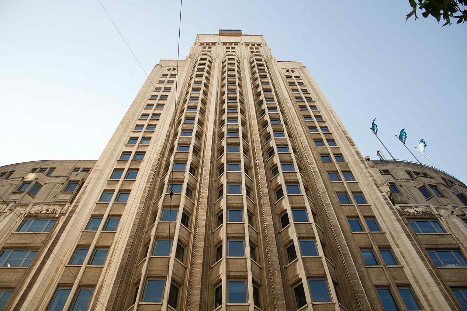A straightforward daytime view of the tower from 2013, useful for showing the building’s original monumental form.