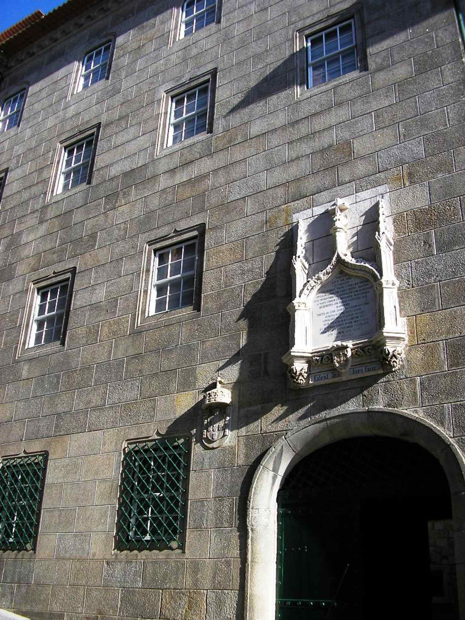 The Casa do Infante’s historic façade in Porto, the riverside customs house long linked to Henry the Navigator’s birthplace legend.
