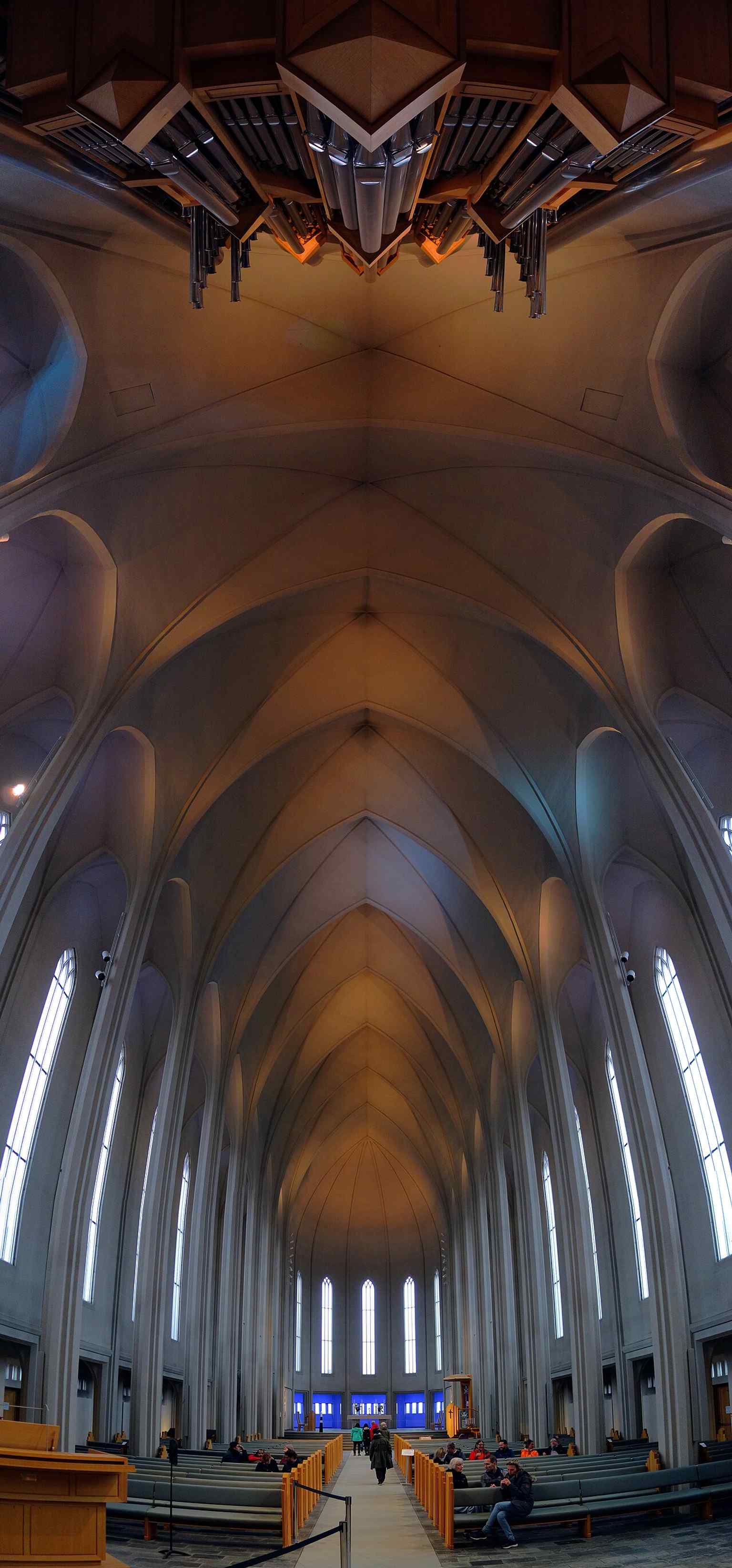 The spacious nave interior, part of the church’s 1,676 m² inside and home to its main worship space.