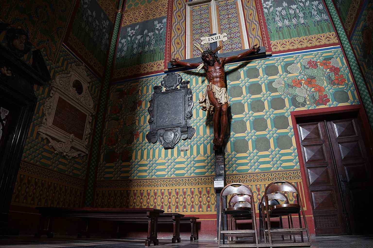 A broader interior view from 2021, useful for the basilica’s grand scale and its 20th-century religious art.