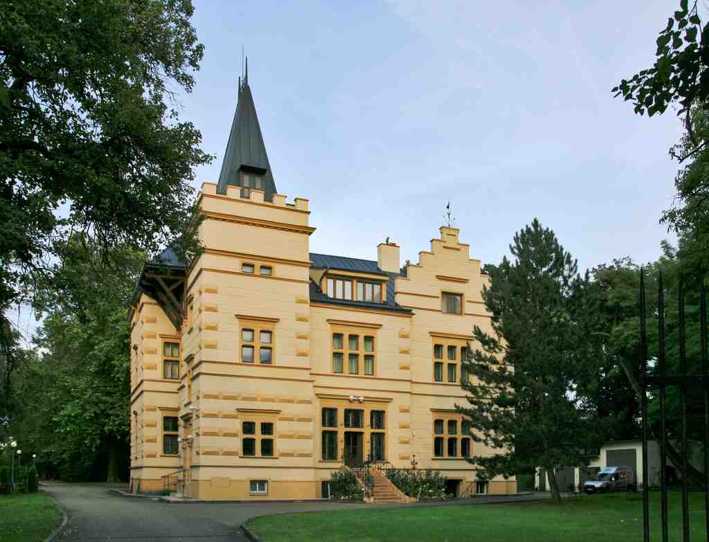 Redlich Villa