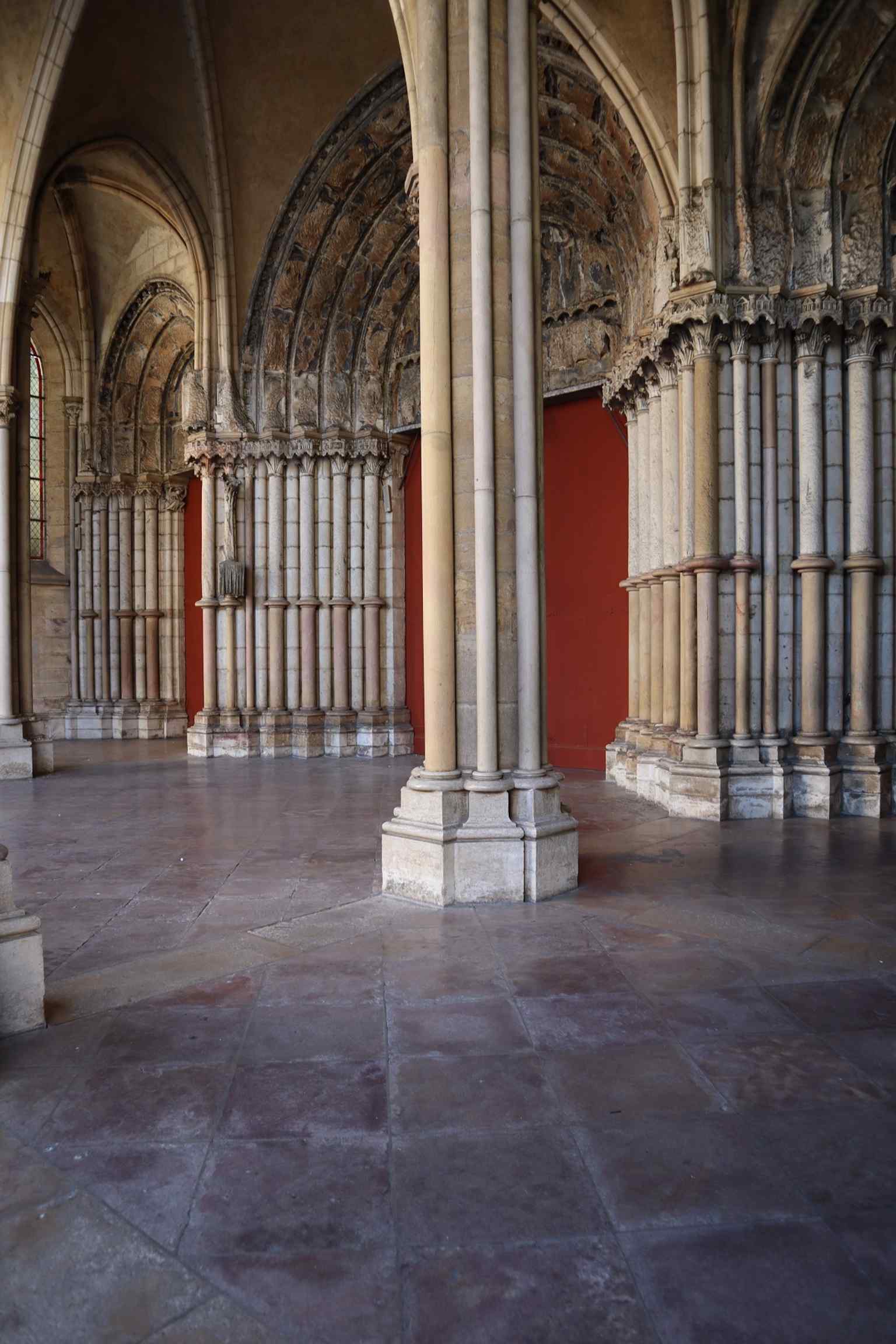 The intricately vaulted interior of the western porch, an area historically important for housing communal archives and for civic ceremonies.