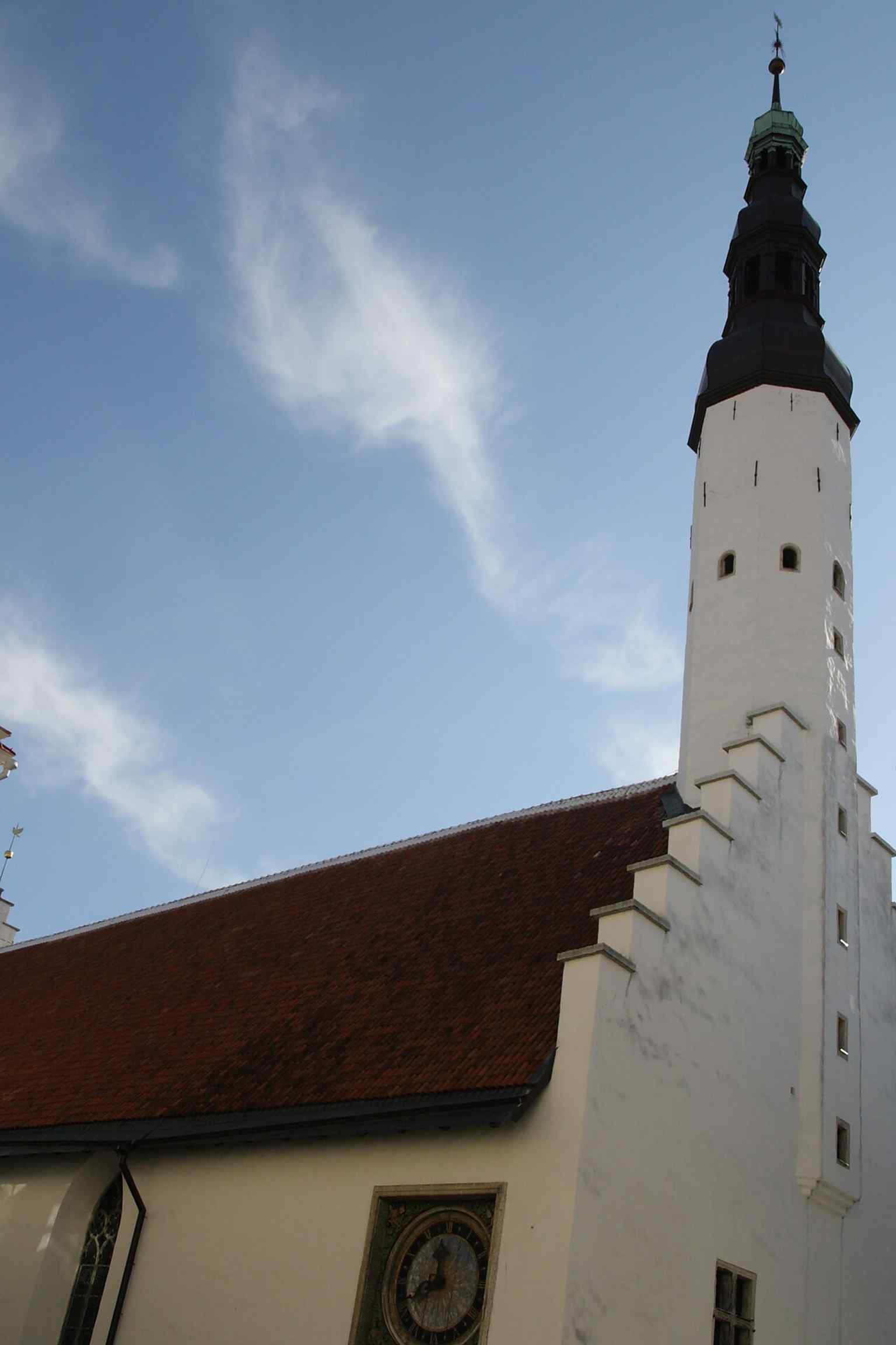 A historical view of the church from the 14th to 17th centuries, fitting for a landmark whose fabric has survived with unusual continuity.