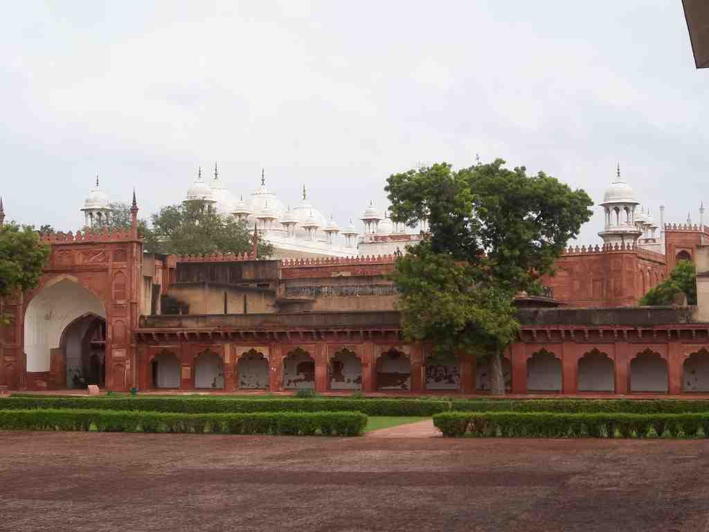 Moti Masjid