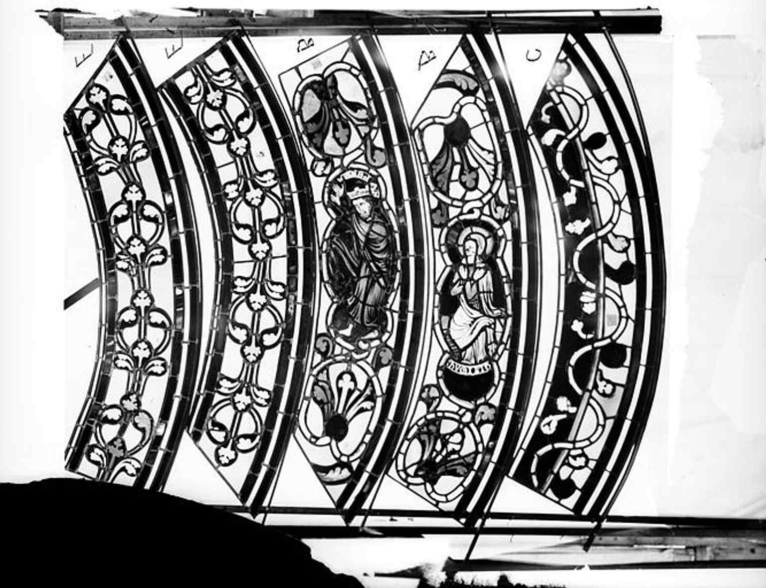 A fragment from the stained-glass cycle of the Magi, echoing the cathedral’s rich medieval and restored glazing program.